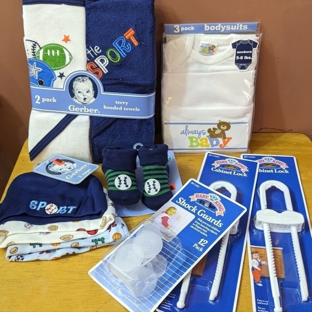 New Gerber gift set towels onesie hats booties child safety, T5MIS